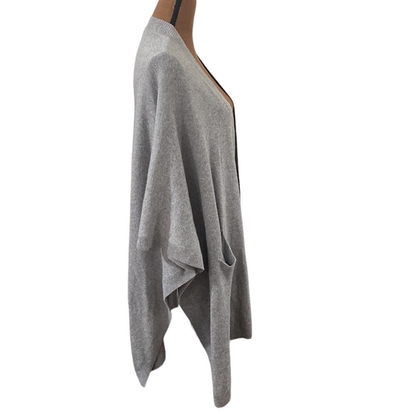 Aritzia Golden by TNA Roohan grey alpaca wool blend sweater poncho size XXS / XS - Picture 3 of 12